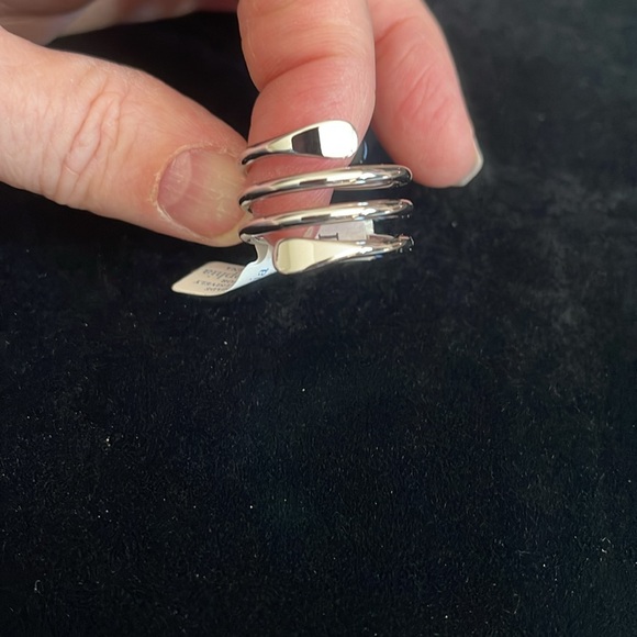 3/$25 🍀Lia Sophia Silver Contemporary Spiral Ring - Picture 2 of 3